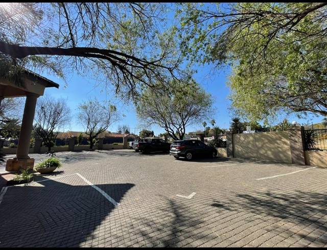 BUSINESS FOR SALE IN ROOIHUISKRAAL